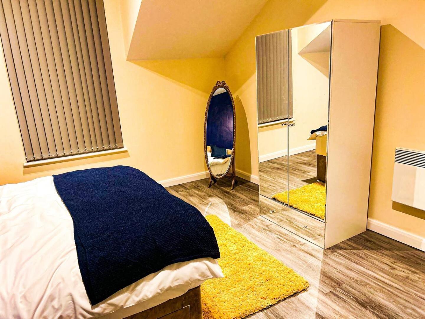 Betty'S Apartment- Metres From Train Station ฮาร์โรเกต ภายนอก รูปภาพ