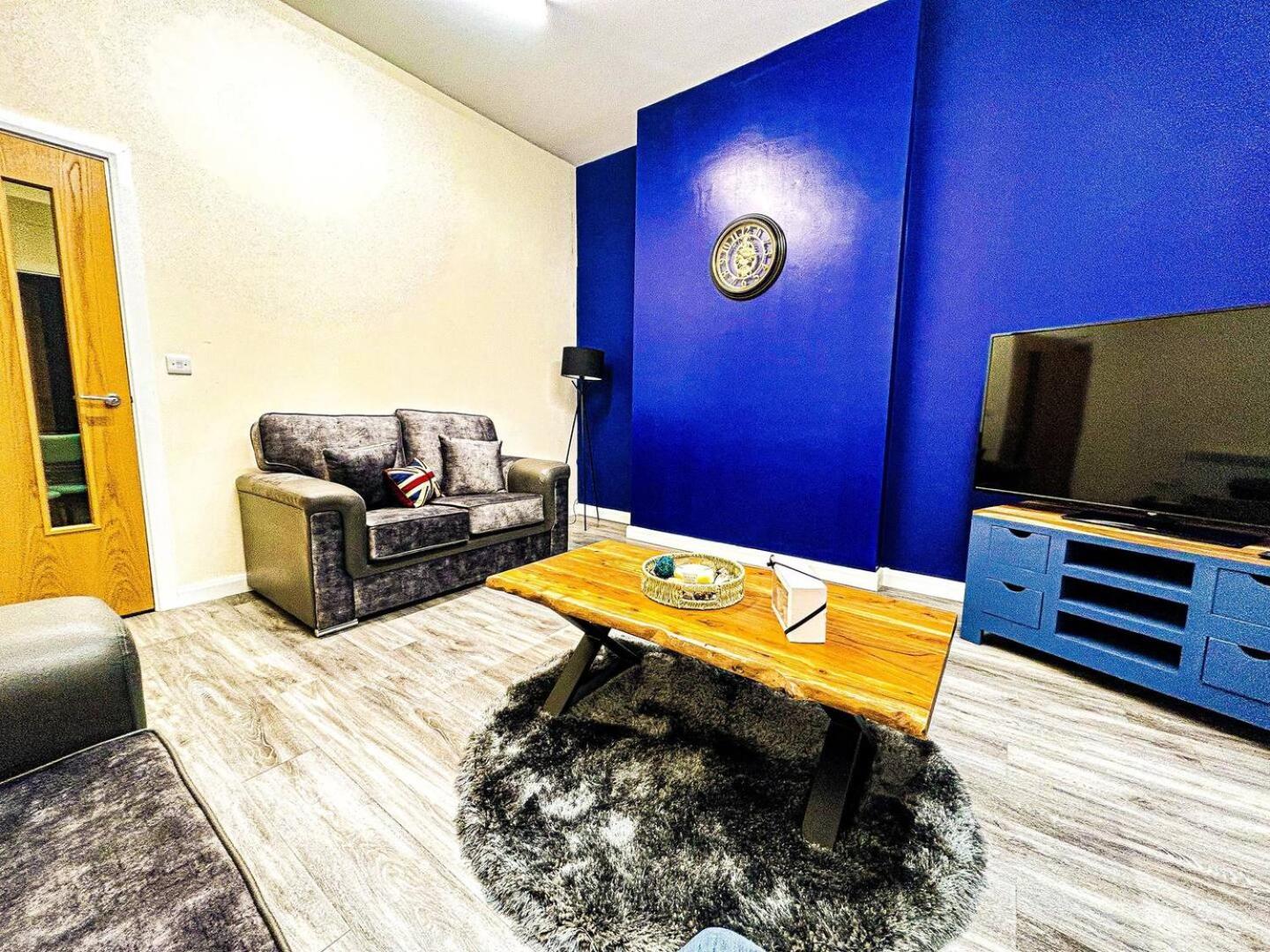 Betty'S Apartment- Metres From Train Station ฮาร์โรเกต ภายนอก รูปภาพ